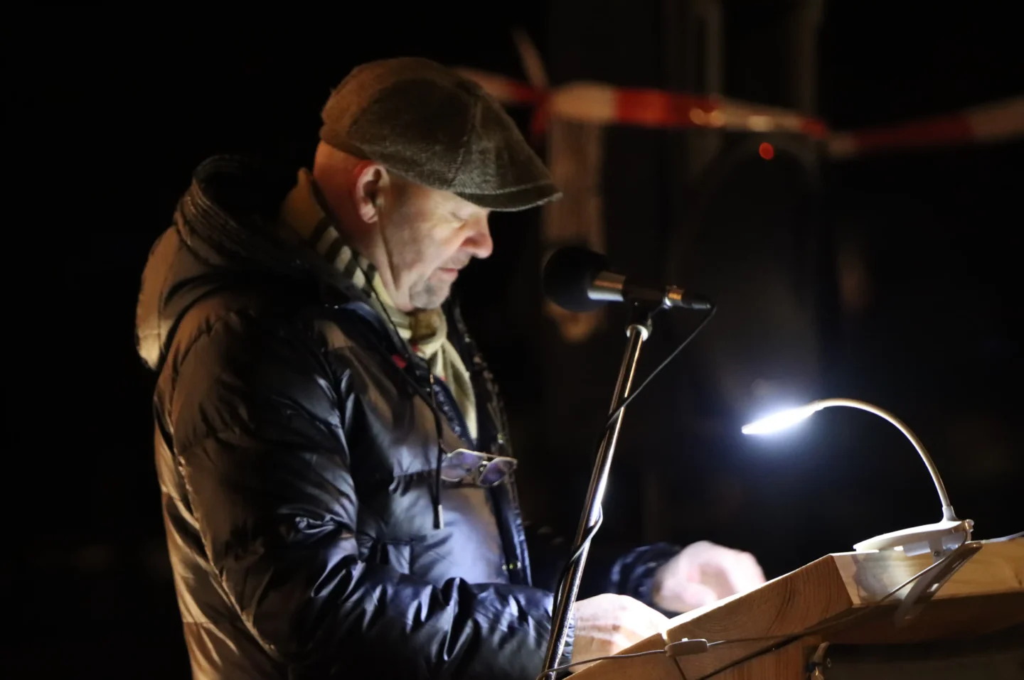 Das Foto zeigt den AfD-Stadtvertreter aus Ribnitz-Damgarten, Maik Waack, bei einer Wahlkampfveranstaltung im gleichen Ort.