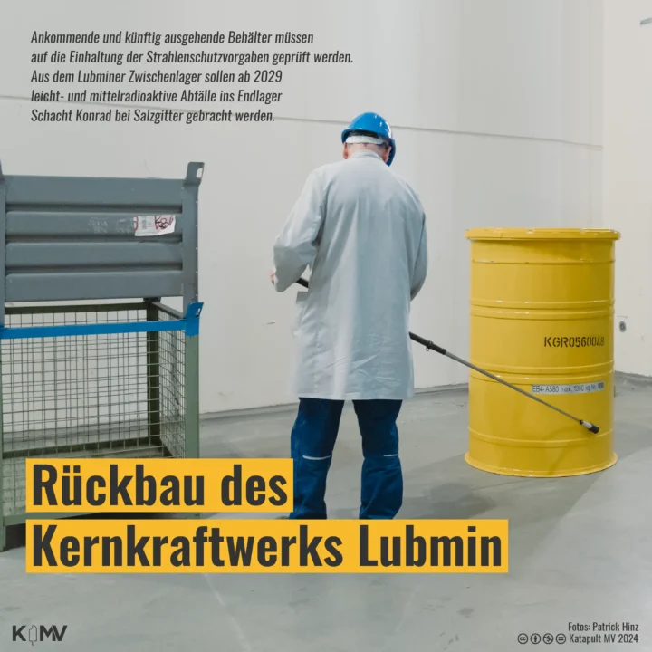 Das Foto zeigt einen Mitarbeiter im Atommüll-Zwischenlager in Lubmin bei Greifswald (Mecklenburg-Vorpommern). Er kontrolliert einen Behälter auf die Einhaltung der Strahlenschutzvorgaben.