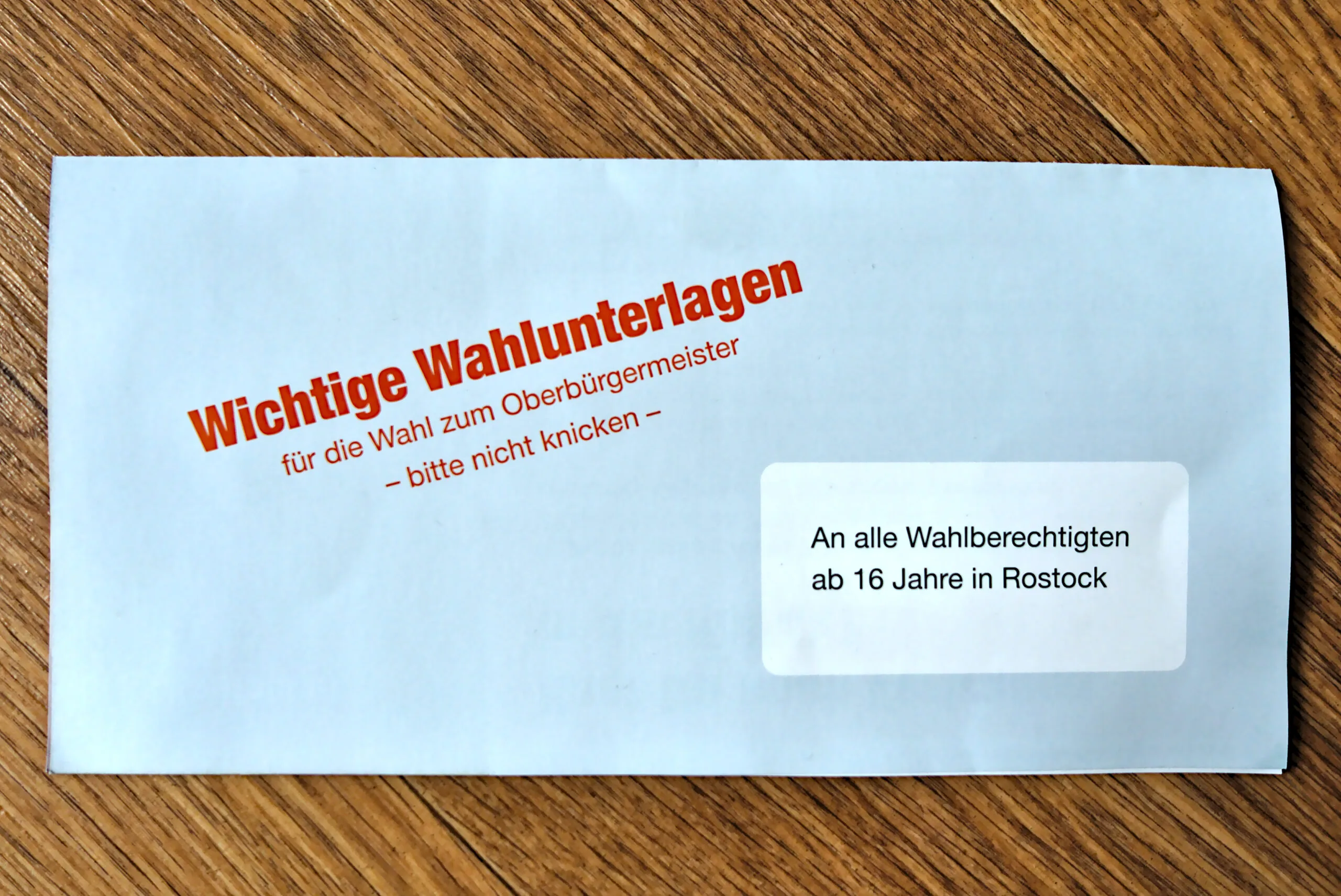 Wahlwerbung täuscht wichtige Unterlagen vor